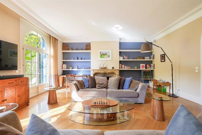 Image No.7-5 Bed House for sale