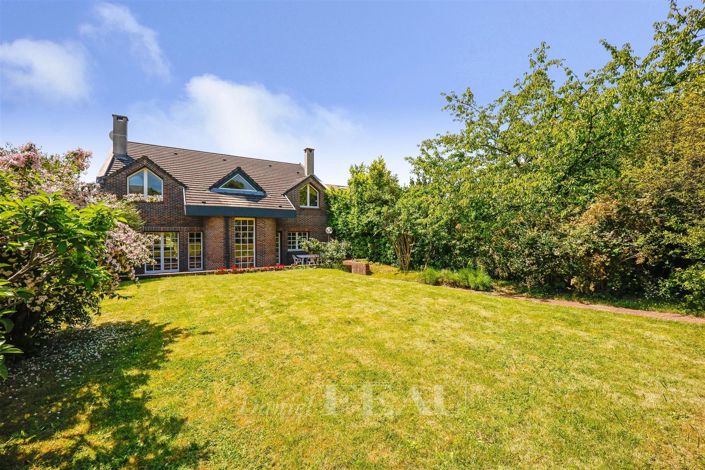 Image No.1-5 Bed House for sale