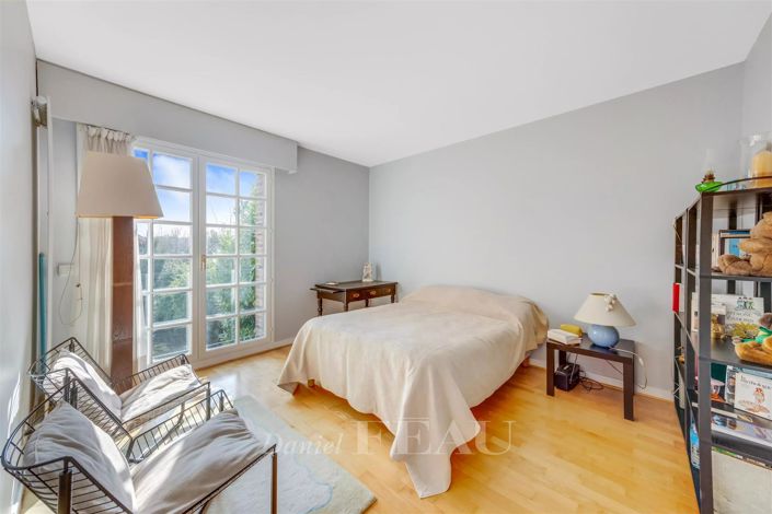 Image No.13-5 Bed House for sale