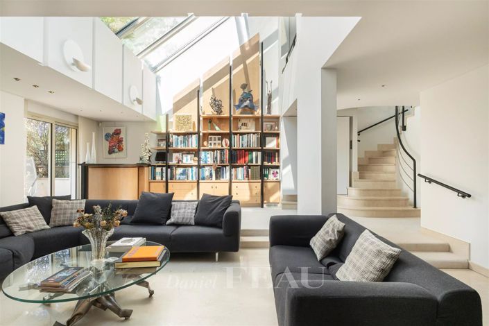 Image No.10-3 Bed Apartment for sale