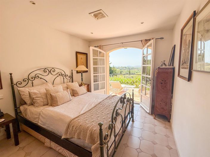 Image No.16-4 Bed House for sale