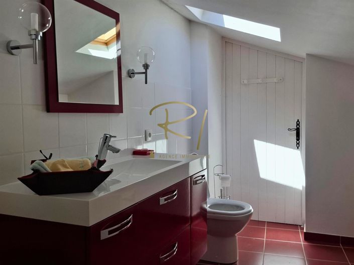 Image No.8-3 Bed House for sale