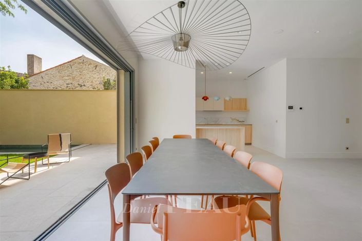 Image No.7-5 Bed House for sale