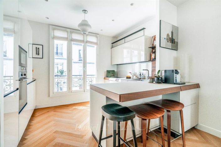 Image No.10-3 Bed Apartment for sale