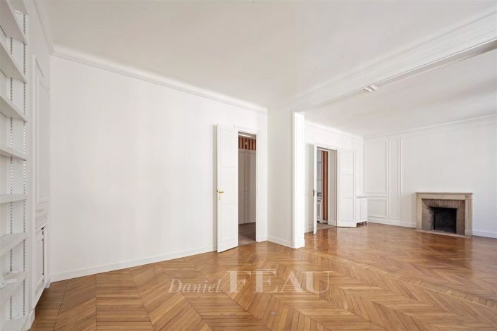 Image No.10-4 Bed Apartment for sale