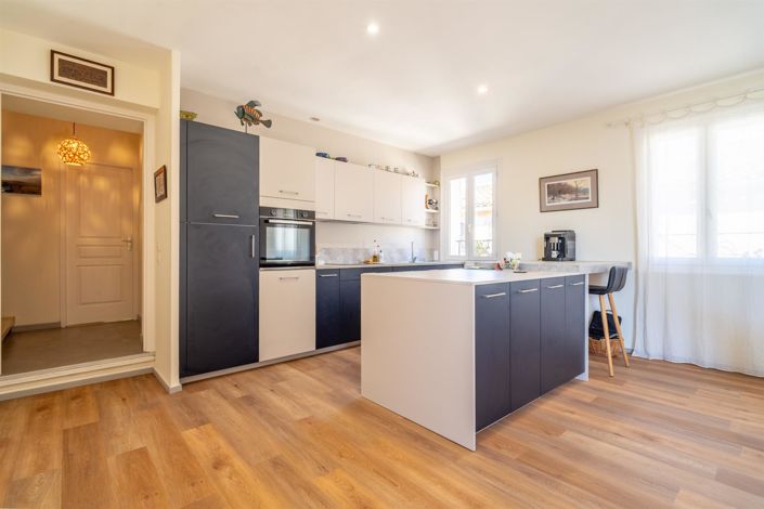 Image No.8-2 Bed Apartment for sale