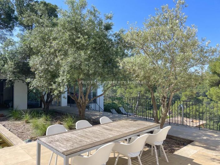 Image No.21-5 Bed House for sale