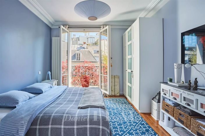 Image No.10-3 Bed Apartment for sale