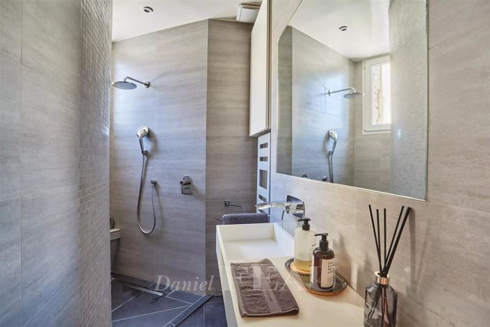 Image No.11-3 Bed Apartment for sale