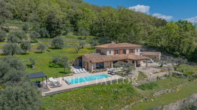 5 Bed House for sale