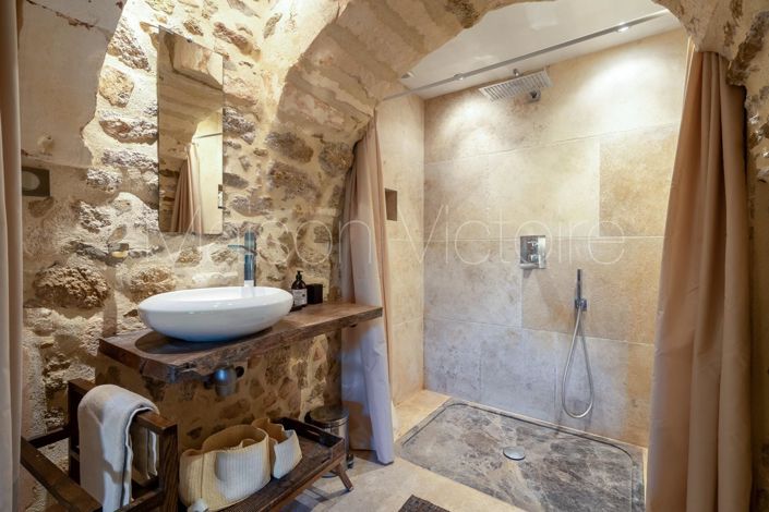 Image No.24-5 Bed House for sale