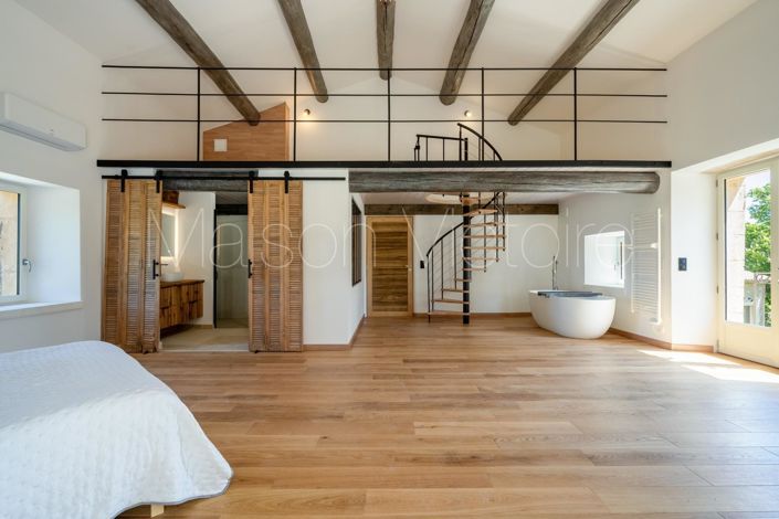 Image No.21-8 Bed House for sale