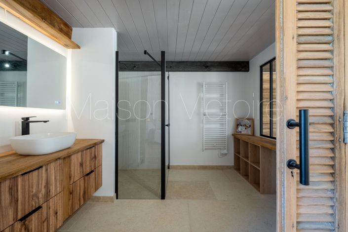 Image No.22-8 Bed House for sale