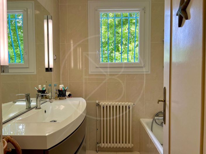 Image No.12-3 Bed House for sale