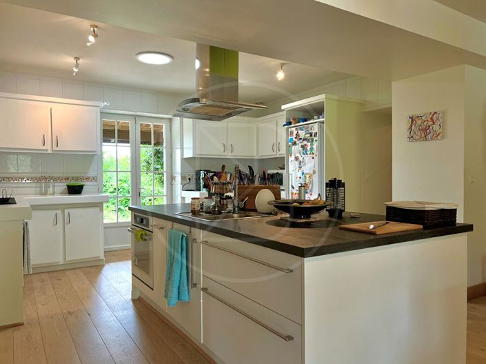 Image No.7-7 Bed House for sale