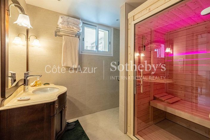 Image No.13-6 Bed House for sale