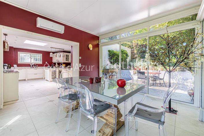 Image No.7-6 Bed House for sale