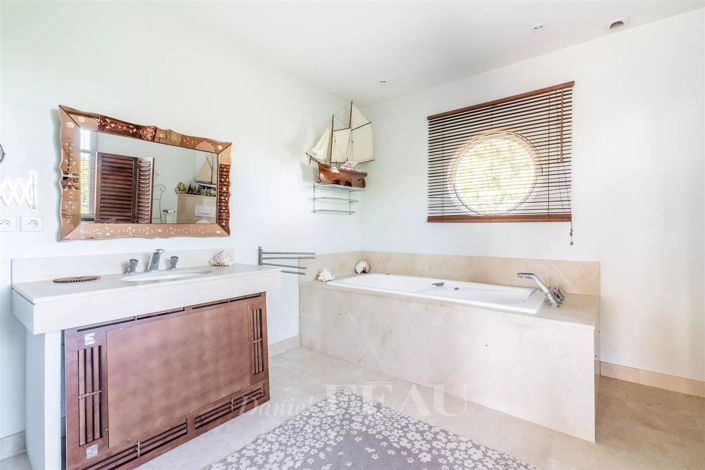 Image No.11-4 Bed House for sale