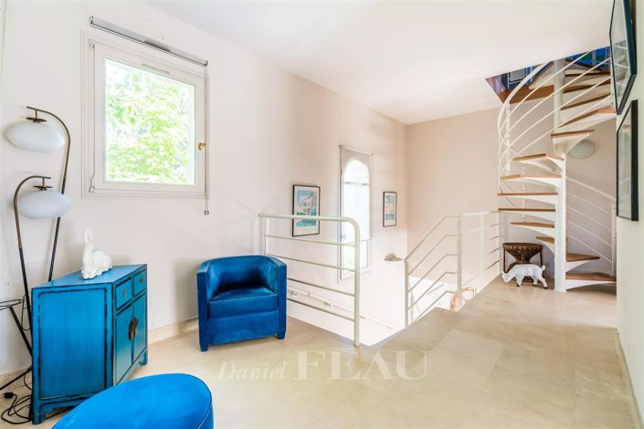 Image No.15-4 Bed House for sale