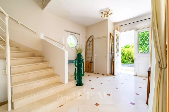 Image No.3-4 Bed House for sale