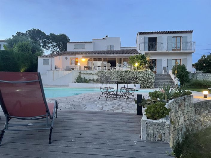 Image No.21-4 Bed House for sale