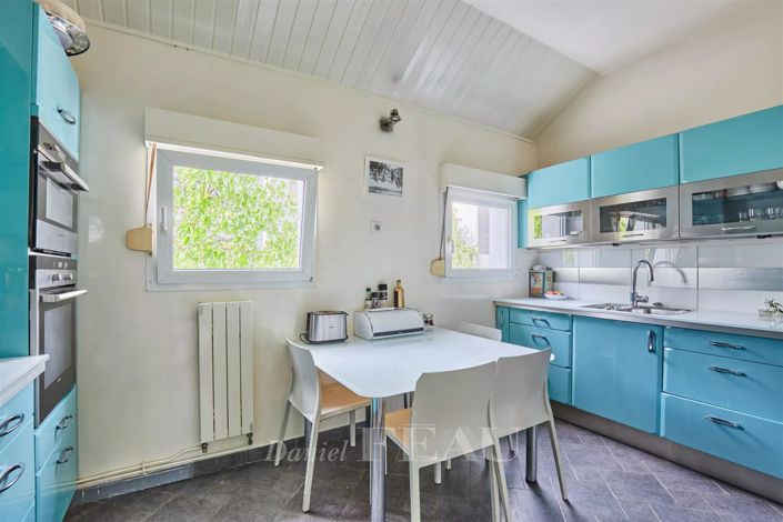 Image No.10-6 Bed House for sale