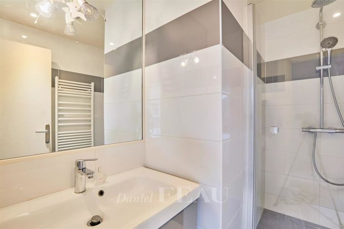 Image No.27-6 Bed House for sale