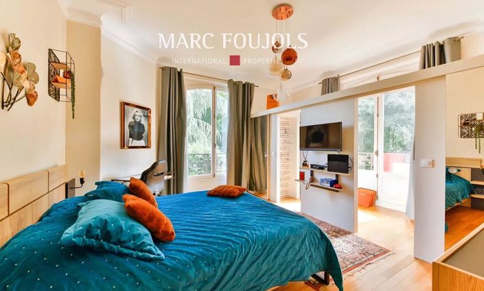 Image No.8-10 Bed House for sale