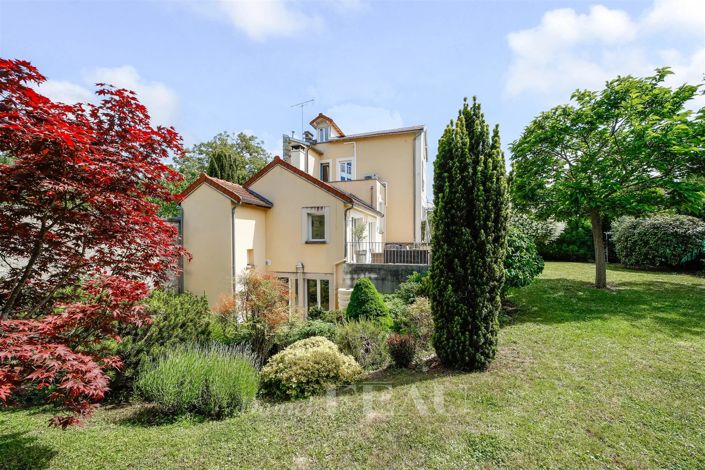 Image No.1-7 Bed House for sale