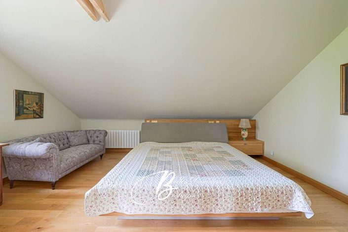 Image No.18-6 Bed House for sale