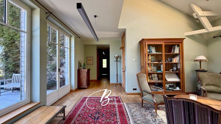 Image No.5-6 Bed House for sale