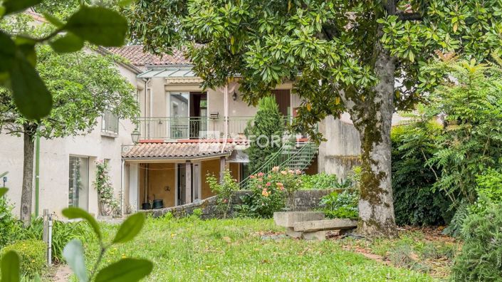 Image No.2-4 Bed Property for sale