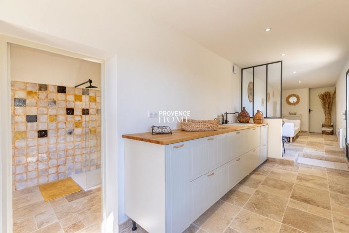 Image No.9-5 Bed House for sale