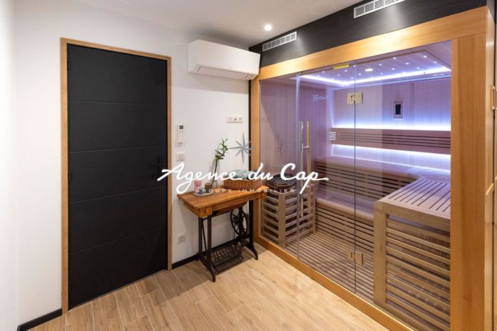 Image No.16-5 Bed Property for sale