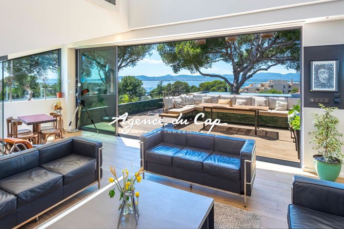 Image No.4-5 Bed Property for sale