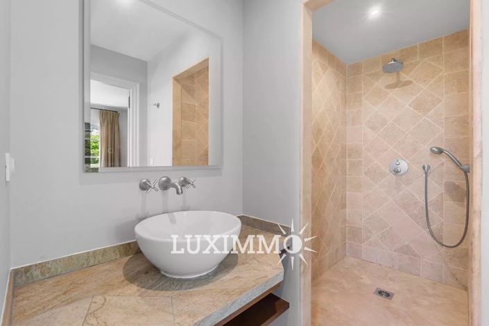 Image No.12-6 Bed House for sale