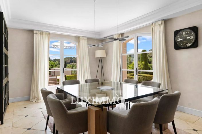 Image No.6-6 Bed House for sale