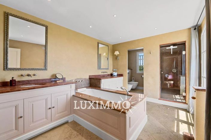 Image No.9-6 Bed House for sale