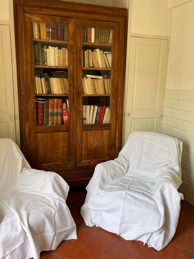 Image No.10-6 Bed House for sale