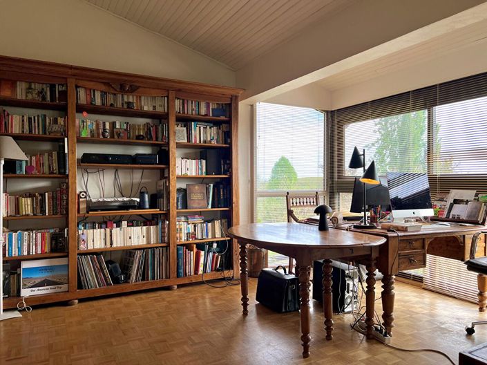 Image No.5-4 Bed House for sale