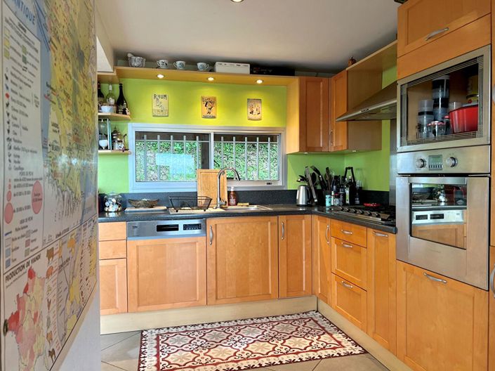 Image No.6-4 Bed House for sale