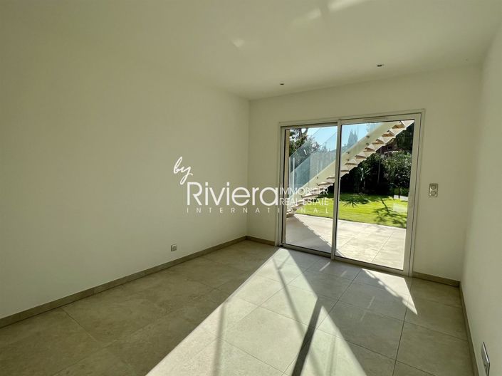 Image No.15-4 Bed House for sale