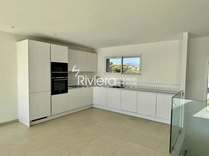 Image No.11-4 Bed House for sale