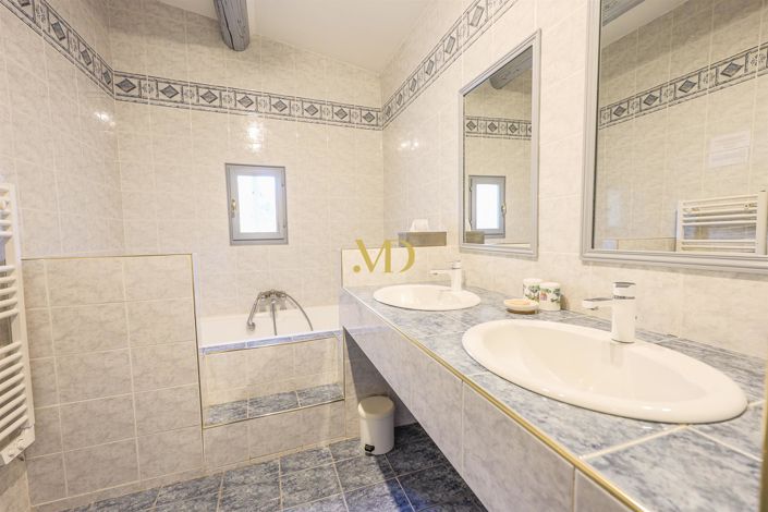 Image No.45-13 Bed House for sale