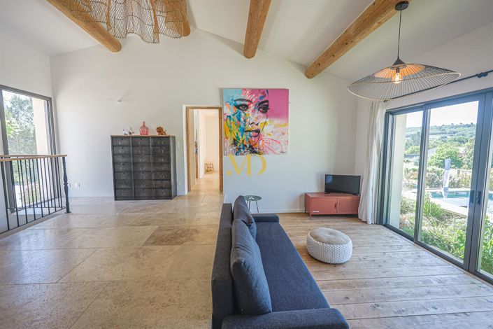 Image No.11-3 Bed House for sale