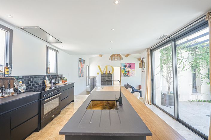 Image No.14-3 Bed House for sale