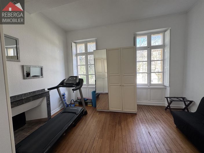 Image No.17-6 Bed House for sale