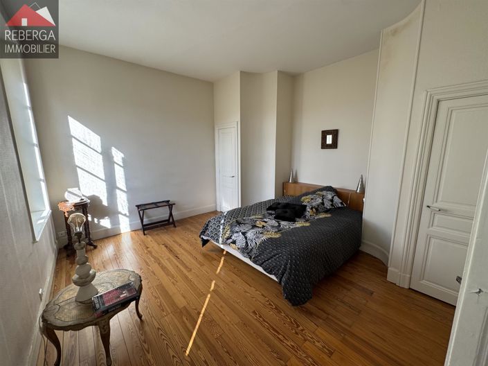 Image No.20-6 Bed House for sale