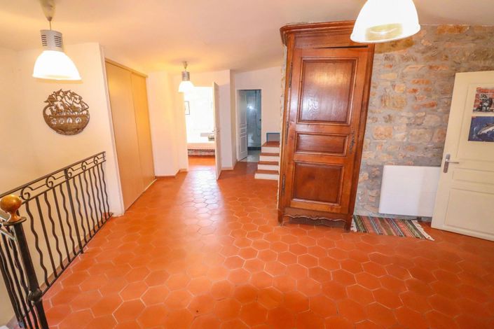 Image No.14-4 Bed House for sale