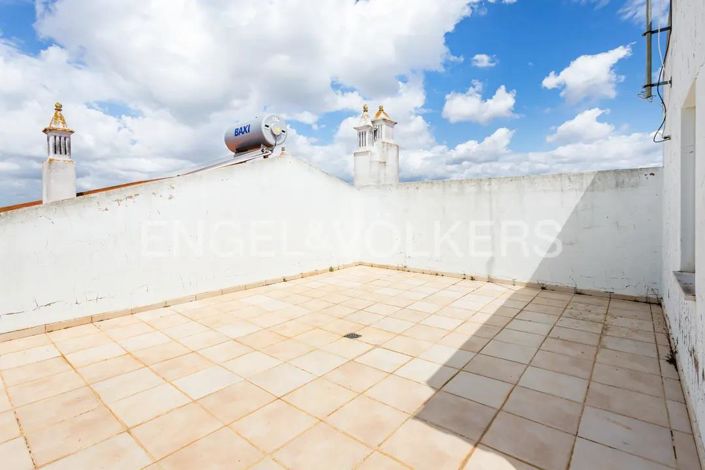 Image No.22-2 Bed Apartment for sale